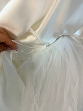 Load image into Gallery viewer, Sydney Wedding Dress with detachable short sleeves and strap (philippines butterfly sleeves).