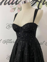 Load image into Gallery viewer, Tina formal dress Debutante dress