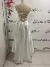 Load image into Gallery viewer, Alex bridal shower dress ( with pockets)
