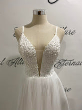 Load image into Gallery viewer, Nikki white wedding dress , debutante dress with pockets.
