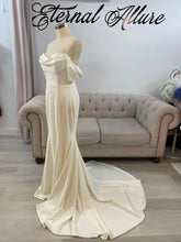 Load image into Gallery viewer, Ashley white wedding dress (with removable adjustable straps )
