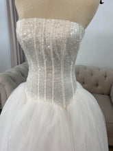 Load image into Gallery viewer, Flora wedding dress ,debutante dress
