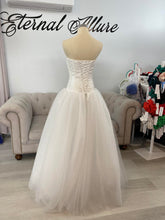 Load image into Gallery viewer, Flora wedding dress ,debutante dress
