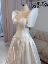 Load image into Gallery viewer, Sydney Wedding Dress with detachable short sleeves and strap (philippines butterfly sleeves).
