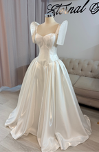 Load image into Gallery viewer, Sydney Wedding Dress with detachable short sleeves and strap (philippines butterfly sleeves).
