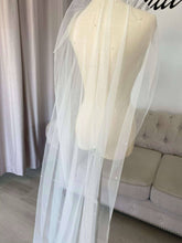 Load image into Gallery viewer, Pearls veil , wedding veil 200cm long 150cm wide.
