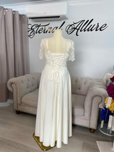 Load image into Gallery viewer, Megan wedding dress with slit and pockets .
