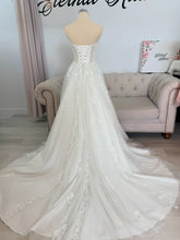 Load image into Gallery viewer, Aaliyah sparkle wedding dress (without dress hoops skirt )
