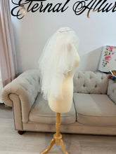 Load image into Gallery viewer, mini length pearls veil 4 layers.
