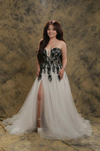 Load image into Gallery viewer, Emily black and white wedding dress with detachable long sleeves (has pockets and slit)
