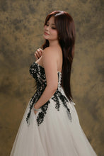 Load image into Gallery viewer, Emily black and white wedding dress with detachable long sleeves (has pockets and slit)
