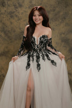 Load image into Gallery viewer, Emily black and white wedding dress with detachable long sleeves (has pockets and slit)
