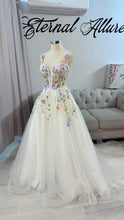 Load image into Gallery viewer, Bella floral wedding dress with slit and pockets (off shoulders and long sleeves removable ) . The veil not included
