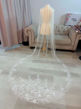 Load image into Gallery viewer, 3D beaded Lace long veil 3m.
