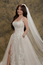 Load image into Gallery viewer, Jenny A-line lace wedding dress with pockets and slit .
