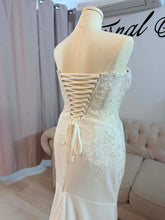 Load image into Gallery viewer, Sharae mermaid wedding dress .

