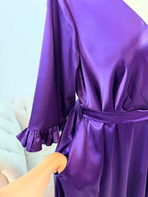 Load image into Gallery viewer, Kerrie MOB formal dress dark purple , with pockets .
