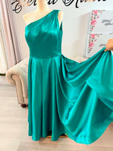 Load image into Gallery viewer, Joanne formal dress with pockets and slit.
