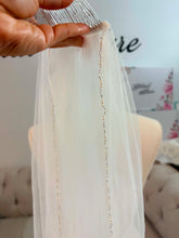 Load image into Gallery viewer, Beaded veil hips length
