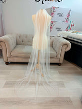 Load image into Gallery viewer, Beaded edge veil length 200cm
