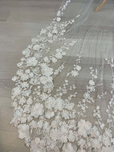 Load image into Gallery viewer, jenny white flowers lace veil
