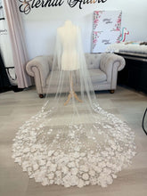 Load image into Gallery viewer, jenny white flowers lace veil
